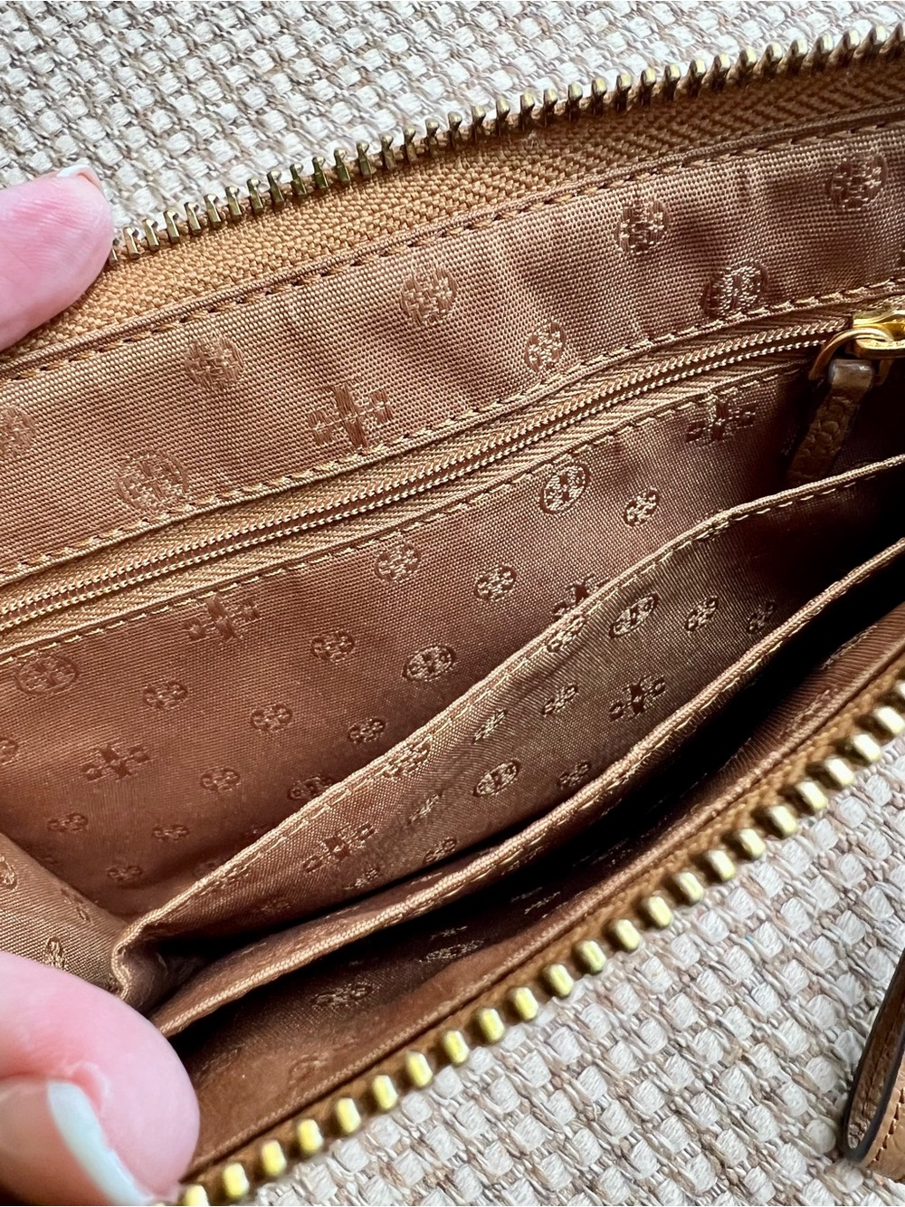 🤎 Tory Burch Leather Double-Compartment Wristlet Clutch - Picture 6 of 8